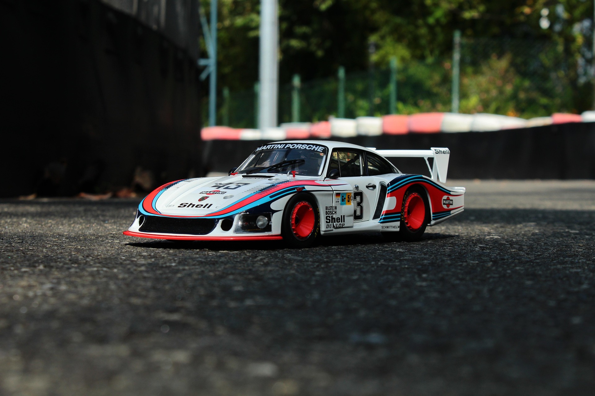 model-car-6084175_1920